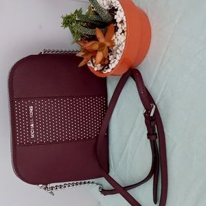 LIKE NEW BEAUTIFUL MICHAEL KORS CROSSBODY